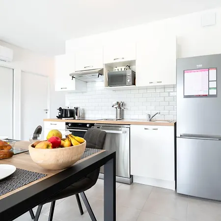 Apartment Jade Et Elena-4 By Interhome *