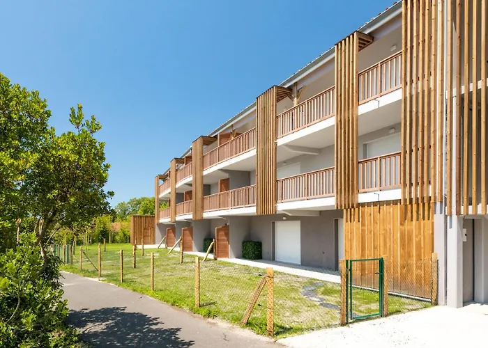 Jade Et Elena-4 By Interhome * 리-에-믹스